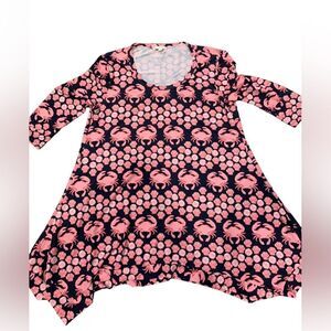 Simply Southern coastal look tunic.  Size: M.  Crabs and Shells!  Super cute!